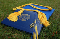 graduation-907565_640