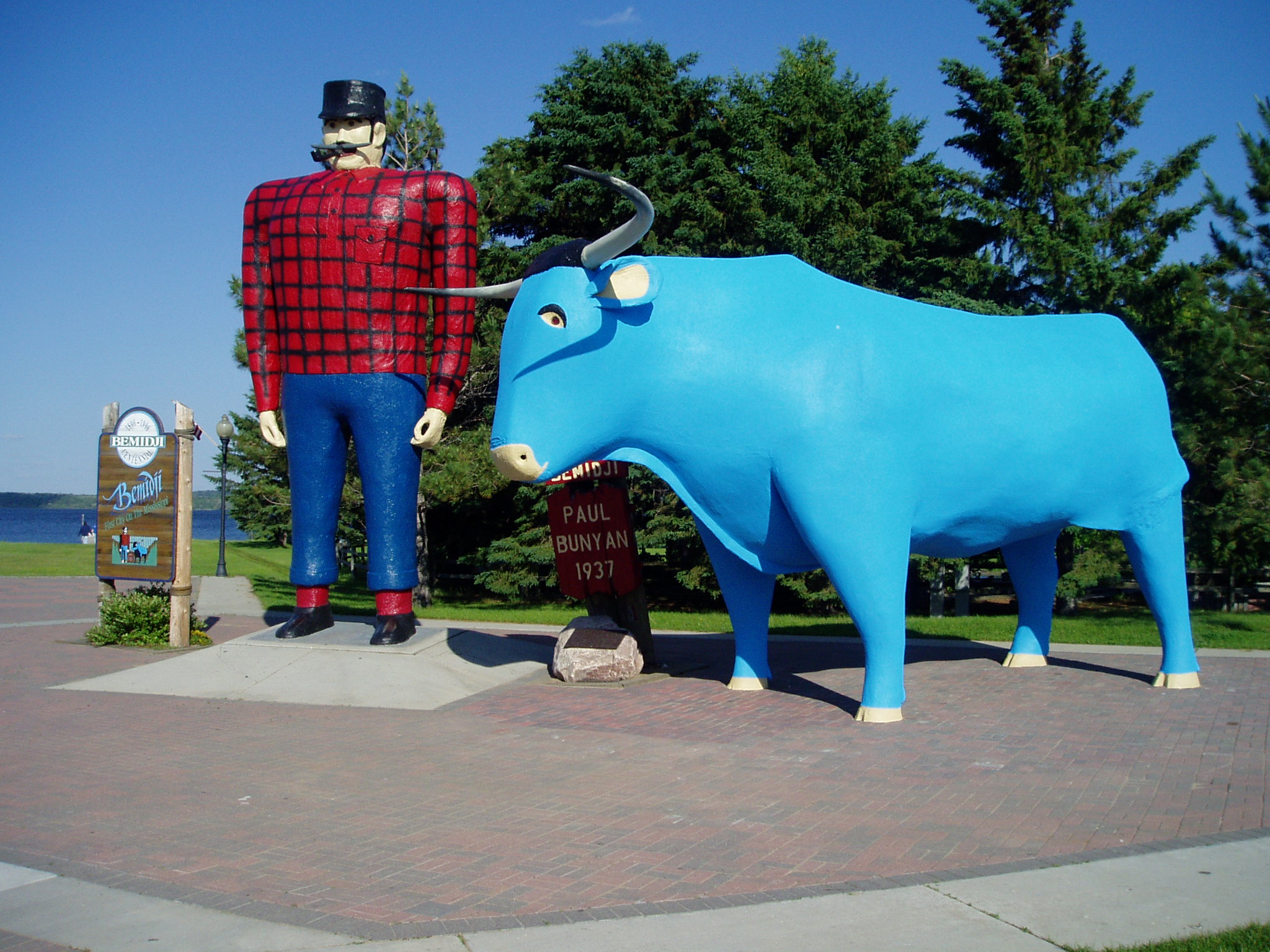 Paul Bunyan and Babe the Blue Ox - Bemidji Area Chamber of Commerce.