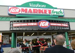 Vashon_Market_IGA_Ribbon_Untying_Feb_2013_263x189 Vashon_Market_IGA_Ribbon_Untying_Feb_2013_263x189
